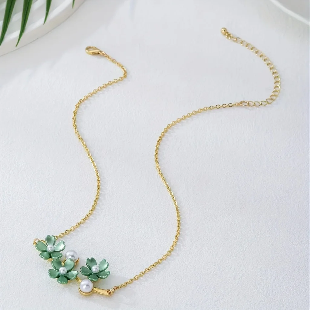 Green floral pendant necklace full product view