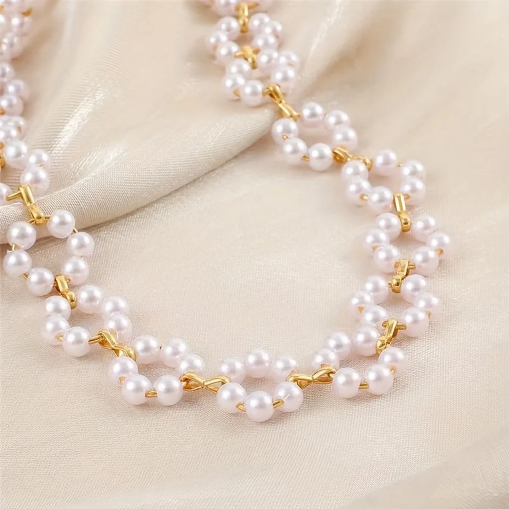 Pearl daisy choker necklace close detail view